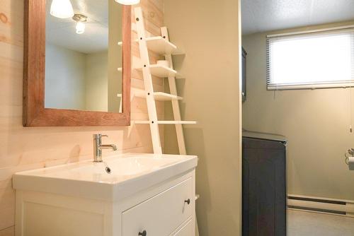 Bathroom - 1125 Rue Deveau, Trois-Rivières, QC - Indoor Photo Showing Bathroom