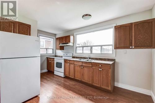Upper - 1064 Westmount Avenue, Mississauga, ON - Indoor Photo Showing Kitchen With Double Sink