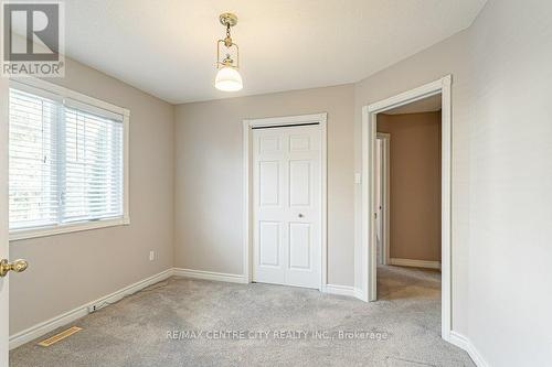 261 Ensign Crescent, London South (South N), ON - Indoor