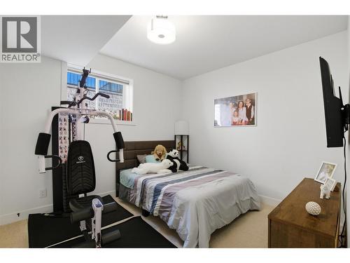 1553 Emerald Drive, Kamloops, BC - Indoor Photo Showing Bedroom