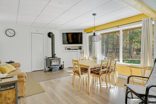 Family room - 18 Rue De La Cortland, Brownsburg-Chatham, QC - Indoor Photo Showing Dining Room