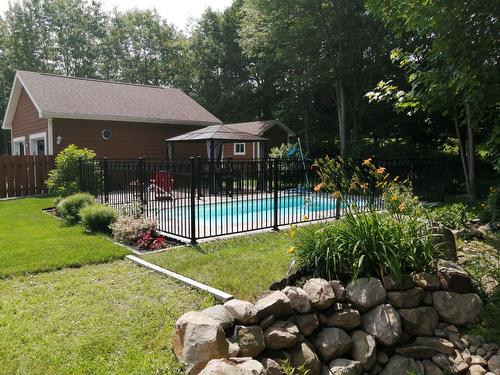 Pool - 18 Rue De La Cortland, Brownsburg-Chatham, QC - Outdoor With In Ground Pool