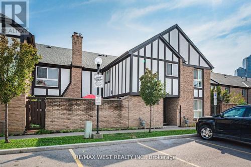 15 - 2 Dailing Gate, Toronto, ON - Outdoor