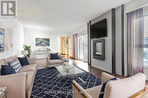 15 - 2 Dailing Gate, Toronto, ON - Indoor Photo Showing Living Room
