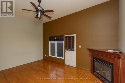32 - 644 Lakeshore Drive, North Bay (Ferris), ON - Indoor With Fireplace