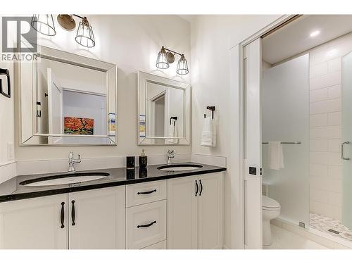 3279 Vineyard View Drive, West Kelowna, BC - Indoor Photo Showing Bathroom