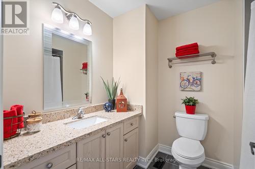 7 Os James Hunt Court, Uxbridge, ON - Indoor Photo Showing Bathroom