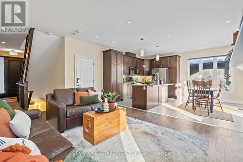 7 Os James Hunt Court, Uxbridge, ON - Indoor