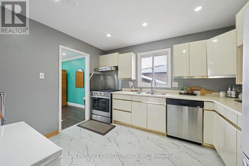 939 Dainard Drive, Peterborough (Monaghan Ward 2), ON - Indoor Photo Showing Kitchen With Double Sink