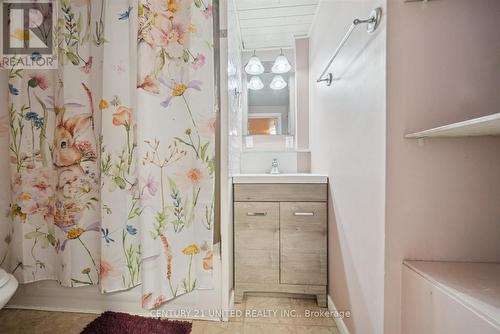 939 Dainard Drive, Peterborough (Monaghan Ward 2), ON - Indoor Photo Showing Bathroom