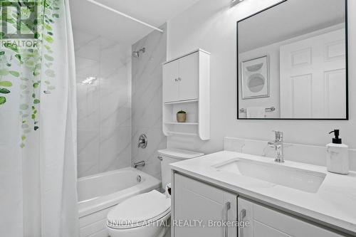 Lph17 - 39 Pemberton Avenue, Toronto, ON - Indoor Photo Showing Bathroom