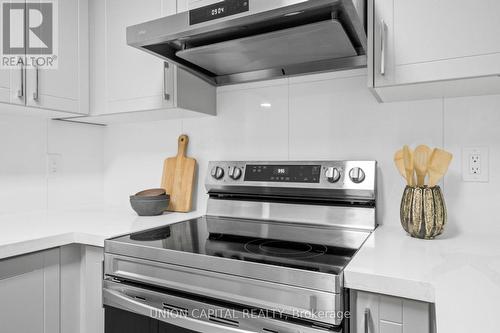 Lph17 - 39 Pemberton Avenue, Toronto, ON - Indoor Photo Showing Kitchen