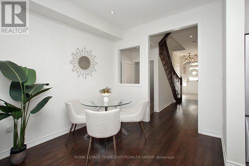 16 True Blue Crescent, Caledon, ON - Indoor Photo Showing Dining Room