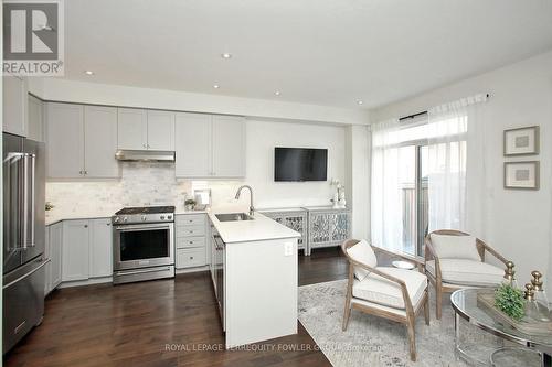 16 True Blue Crescent, Caledon, ON - Indoor Photo Showing Kitchen With Stainless Steel Kitchen With Upgraded Kitchen