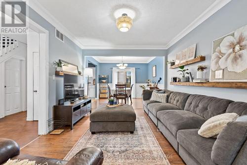 31 Kennedy Street, Welland (Welland Downtown), ON - Indoor Photo Showing Living Room