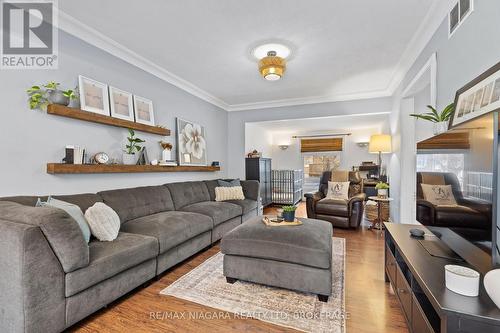 31 Kennedy Street, Welland (Welland Downtown), ON - Indoor Photo Showing Living Room