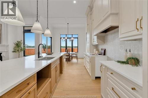 633 Summit Street, Lakeshore, ON - Indoor Photo Showing Kitchen With Double Sink With Upgraded Kitchen
