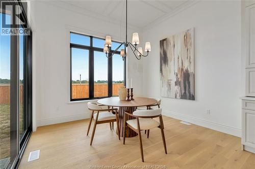 633 Summit Street, Lakeshore, ON - Indoor Photo Showing Dining Room