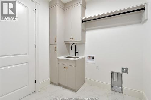 633 Summit Street, Lakeshore, ON - Indoor Photo Showing Other Room