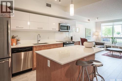 232 Sonnenschein Way, Saskatoon, SK - Indoor Photo Showing Kitchen With Stainless Steel Kitchen With Upgraded Kitchen