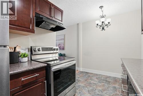 15 274 Pinehouse Drive, Saskatoon, SK - Indoor Photo Showing Kitchen