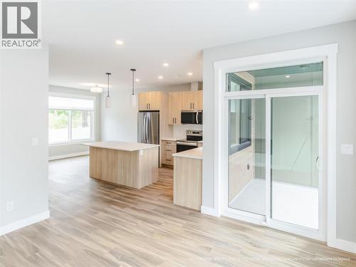 2110 11 Avenue Ne Unit# B204, Salmon Arm, BC - Indoor Photo Showing Kitchen