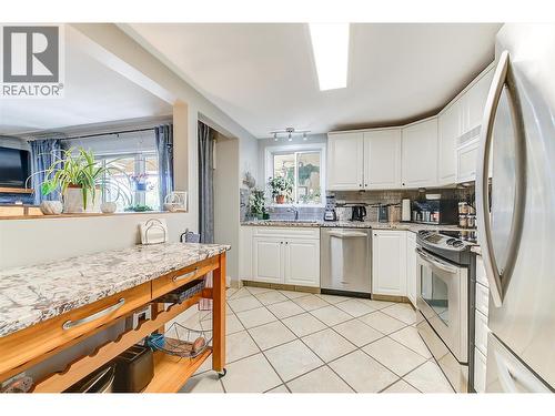 1964 Enterprise Way Unit# 309, Kelowna, BC - Indoor Photo Showing Kitchen