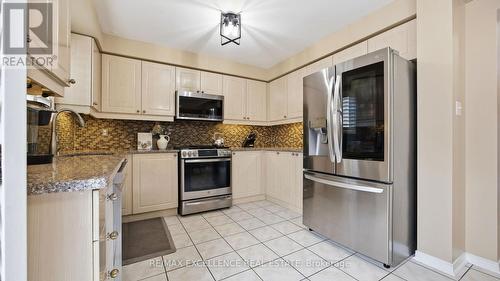 59 Linderwood Drive, Brampton, ON - Indoor Photo Showing Kitchen With Stainless Steel Kitchen
