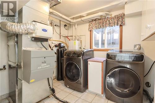 2072 Highgate Road, Sudbury, ON - Indoor Photo Showing Laundry Room