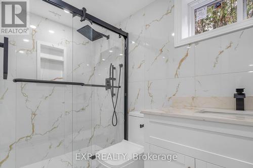 336 Margaret Avenue, Hamilton, ON - Indoor Photo Showing Bathroom