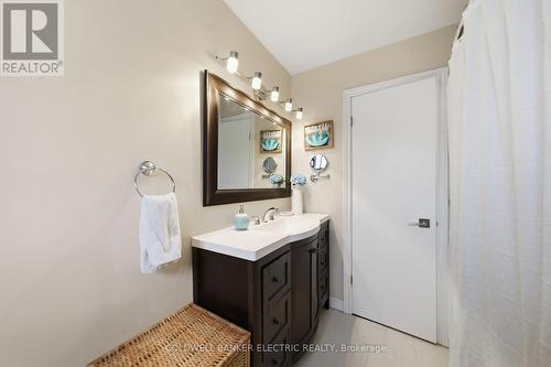 1673 Redwood Drive, Peterborough (Monaghan Ward 2), ON - Indoor Photo Showing Bathroom