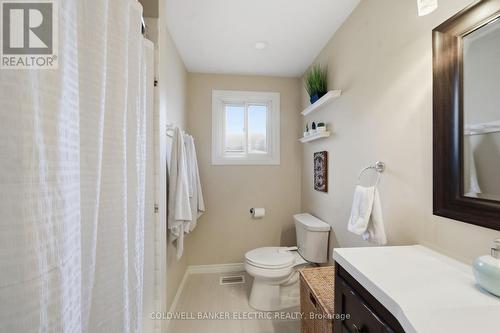 1673 Redwood Drive, Peterborough (Monaghan Ward 2), ON - Indoor Photo Showing Bathroom