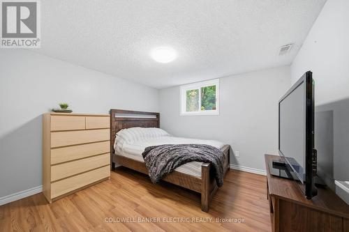 1673 Redwood Drive, Peterborough (Monaghan Ward 2), ON - Indoor Photo Showing Bedroom