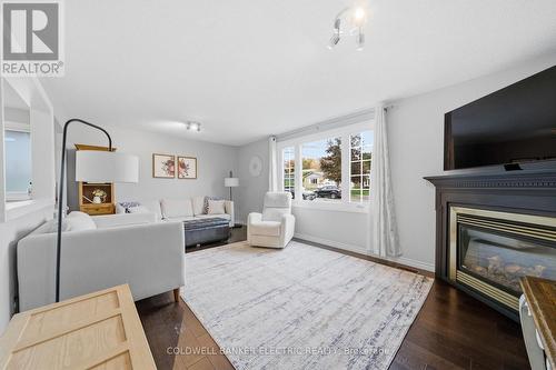 1673 Redwood Drive, Peterborough (Monaghan Ward 2), ON - Indoor Photo Showing Living Room With Fireplace