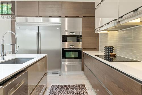 1085 Grace Road, Minden Hills (Minden), ON - Indoor Photo Showing Kitchen With Upgraded Kitchen