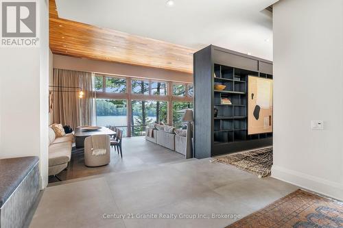 1085 Grace Road, Minden Hills (Minden), ON - Indoor Photo Showing Other Room