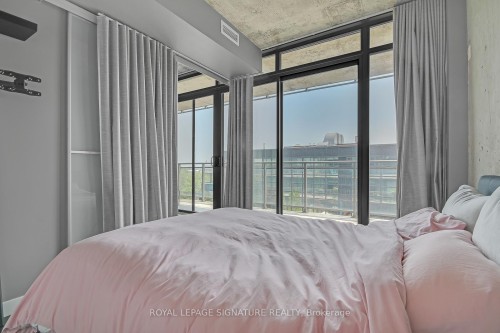 804-90 Broadview Avenue, Toronto, ON - Indoor Photo Showing Bedroom