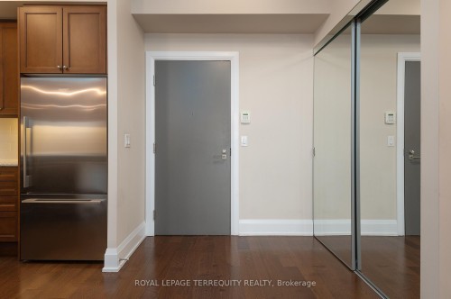 429-1 Old Mill Drive, Toronto, ON - Indoor Photo Showing Other Room