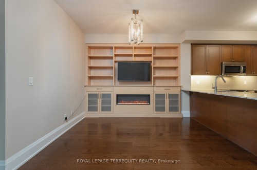 429-1 Old Mill Drive, Toronto, ON - Indoor Photo Showing Other Room