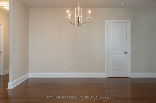 429-1 Old Mill Drive, Toronto, ON - Indoor Photo Showing Other Room