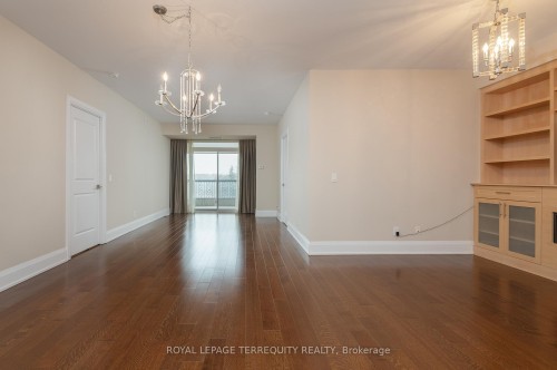 429-1 Old Mill Drive, Toronto, ON - Indoor Photo Showing Other Room