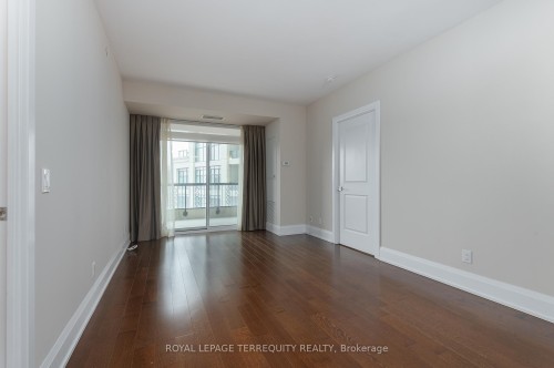 429-1 Old Mill Drive, Toronto, ON - Indoor Photo Showing Other Room