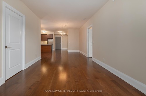 429-1 Old Mill Drive, Toronto, ON - Indoor Photo Showing Other Room