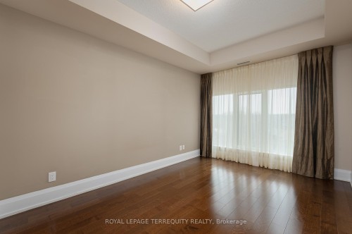 429-1 Old Mill Drive, Toronto, ON - Indoor Photo Showing Other Room