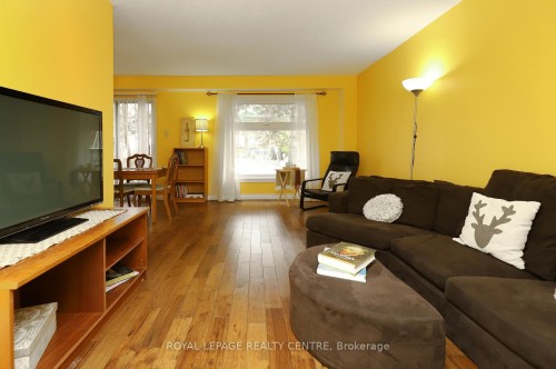 61-1214 Kirstie Court, Oakville, ON - Indoor Photo Showing Living Room