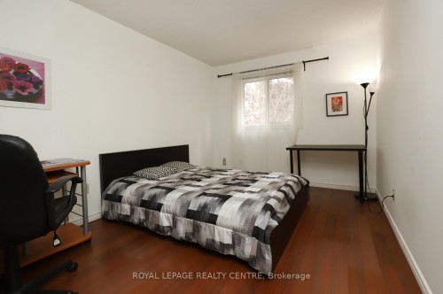 61-1214 Kirstie Court, Oakville, ON - Indoor Photo Showing Bedroom