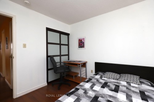 61-1214 Kirstie Court, Oakville, ON - Indoor Photo Showing Bedroom