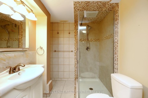 61-1214 Kirstie Court, Oakville, ON - Indoor Photo Showing Bathroom