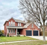 42 Cherokee Drive  Vaughan, ON L6A 1X3