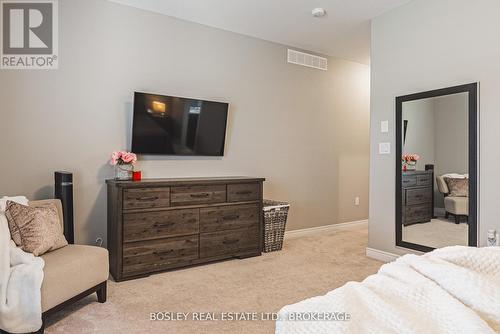 14 Cinnamon Street, Thorold (Rolling Meadows), ON - Indoor Photo Showing Bedroom